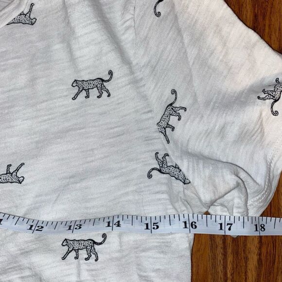 Old Navy Cheetah Everywhere Tee White & Black Size Small - Picture 3 of 7